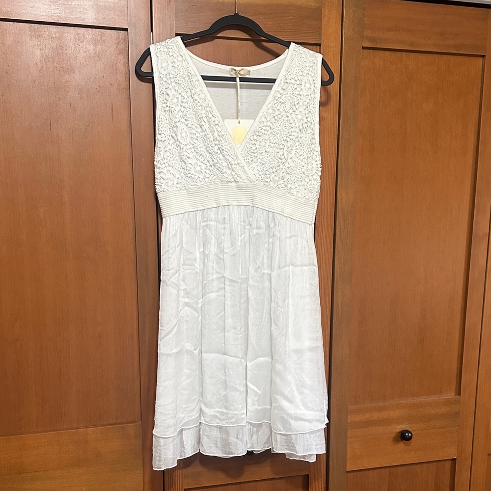 White Sleeveless V-Neck Lace Bodice Dress